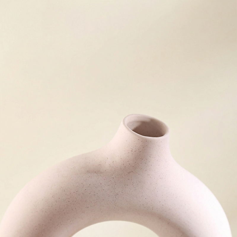 Vases en céramique design circulaire