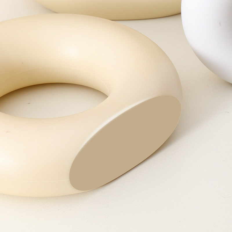 Vases donut en plastique – Design décoratif moderne L'univers-du-vase