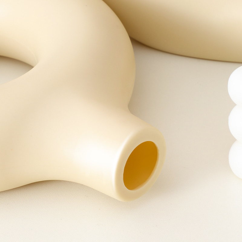 Vases donut en plastique – Design décoratif moderne L'univers-du-vase