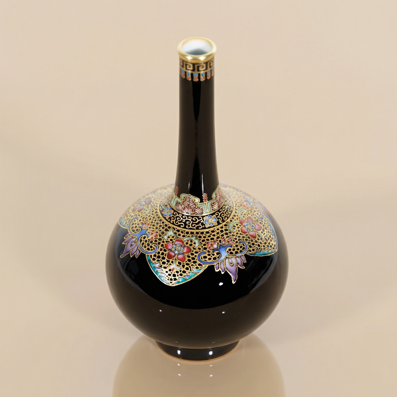 Vase en porcelaine noire et dorée – Design oriental élégant et finition brillante L'UNIVERS DU VASE