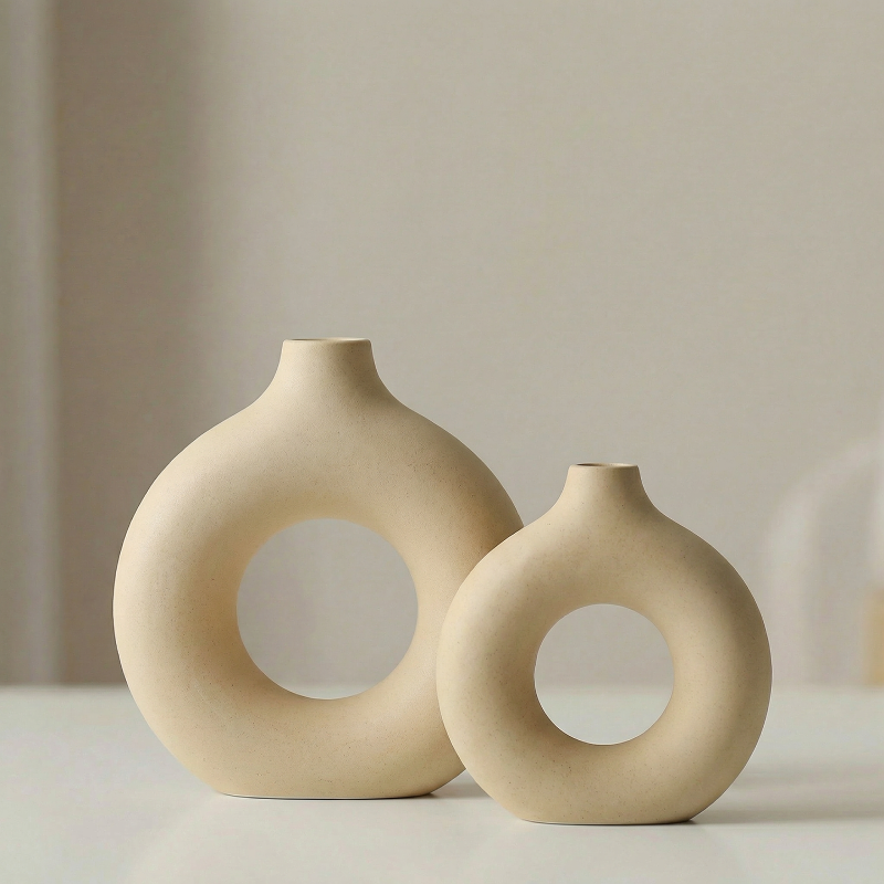 Vases en céramique design circulaire