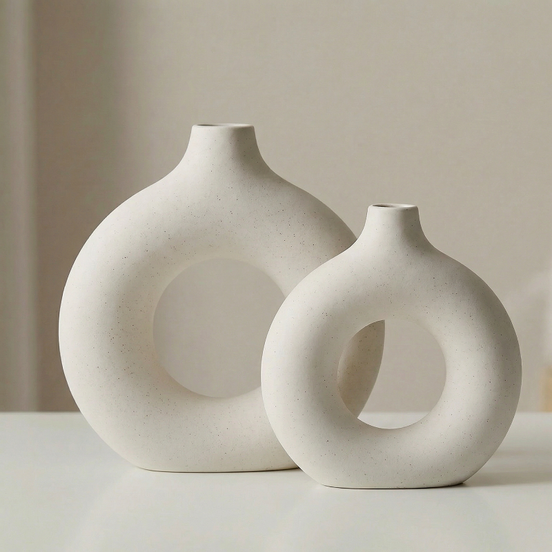 Vases en céramique design circulaire