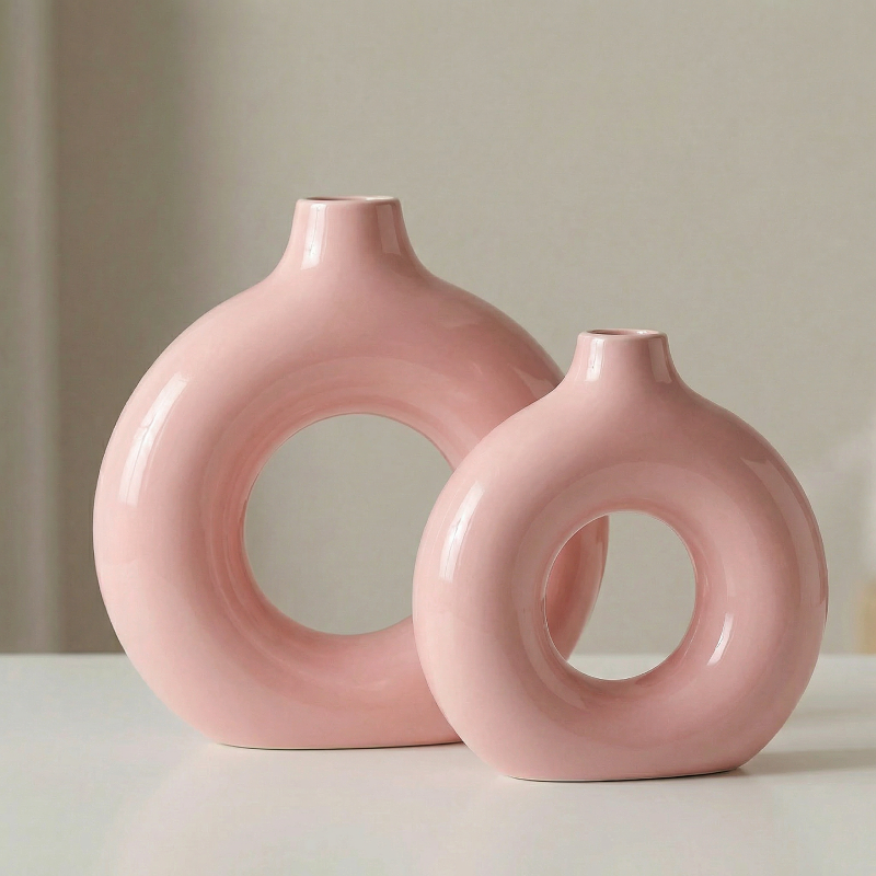 Vases en céramique design circulaire