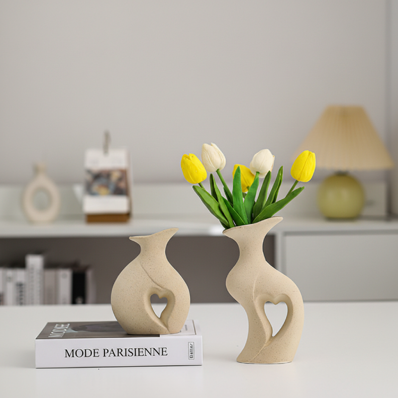 Vases céramique scandinave cœur beige lifestyle