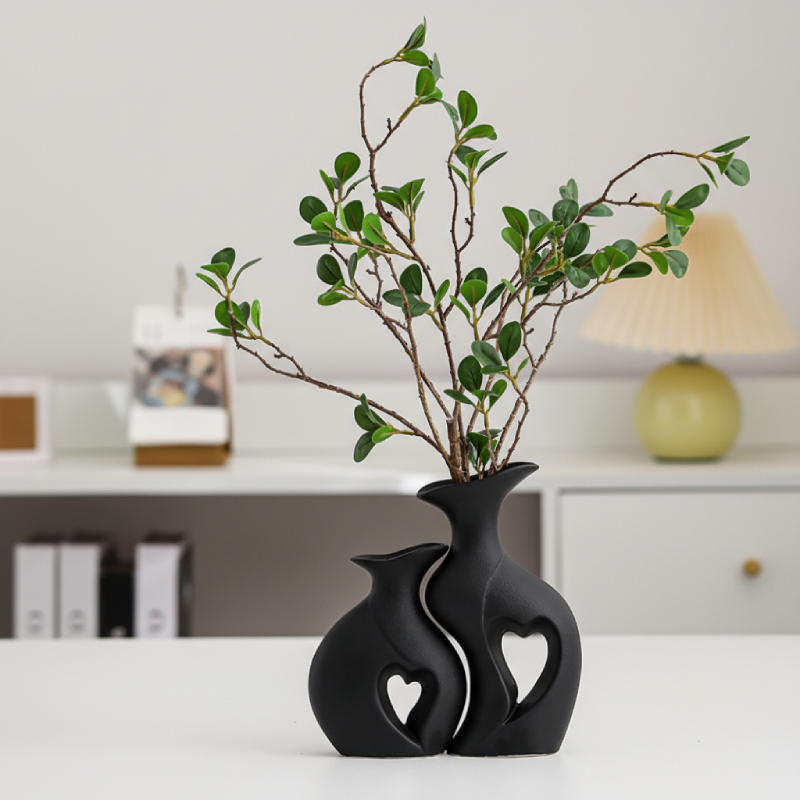Vases céramique scandinave cœur noir lifestyle