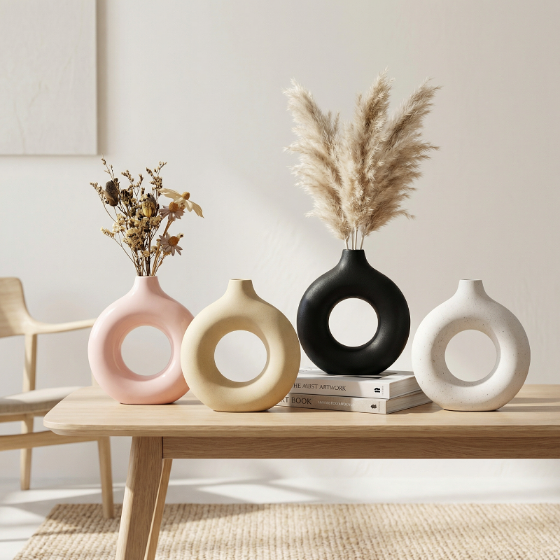 Vases en céramique design circulaire