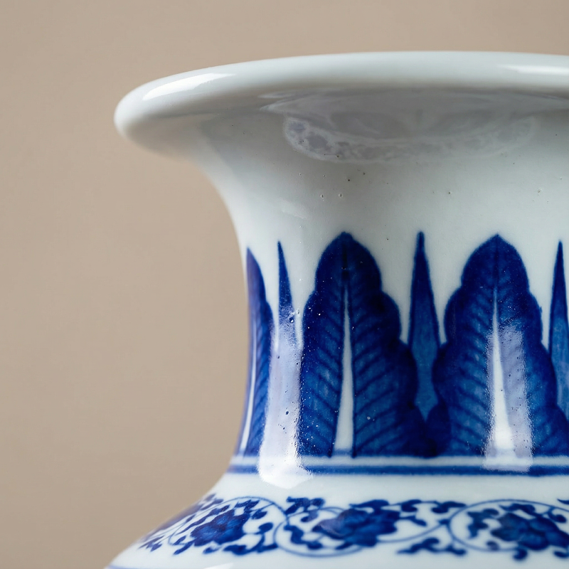 Vases en céramique bleu et blanc – Motifs dragons d’inspiration chinoise L'UNIVERS DU VASE